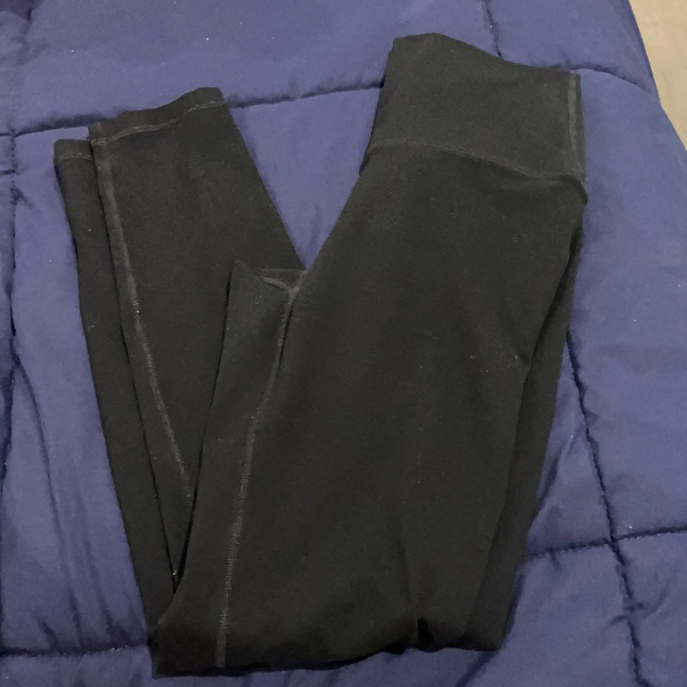 Fleo Black on Black leggings 25’